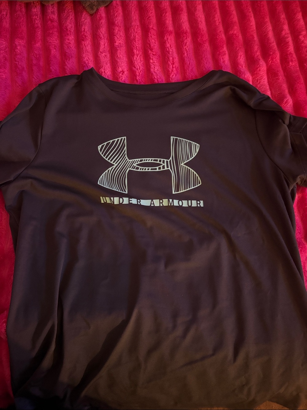 Under Armour Women's Black Short-Sleeve Logo Tee
